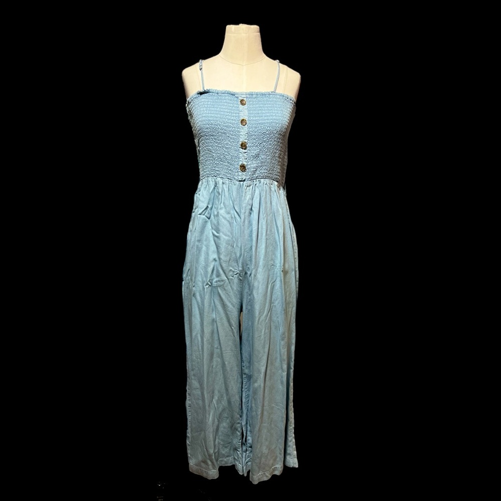 LOVE TREE | NWT LIGHT BLUE SMOCKED SPAGHETTI ADJ STRAPS JUMPER